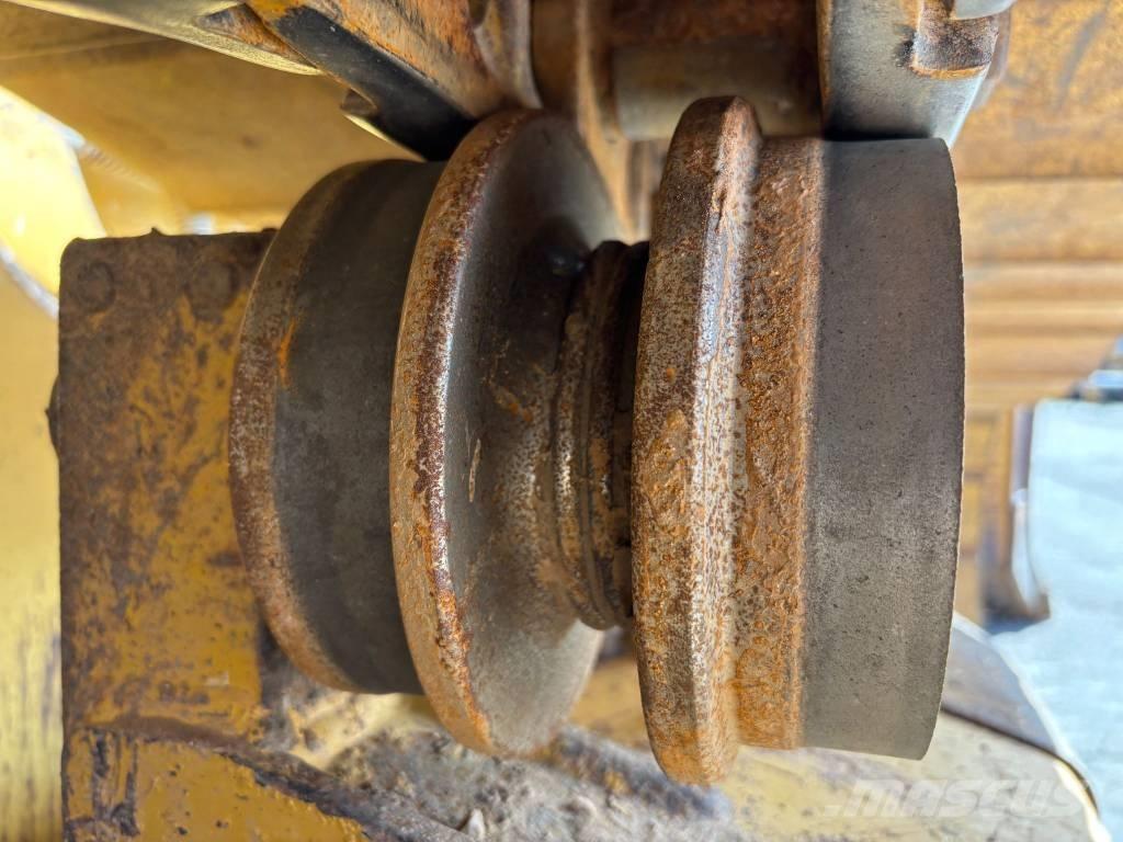 CAT D 6 K 2 LGP Pásové dozéry