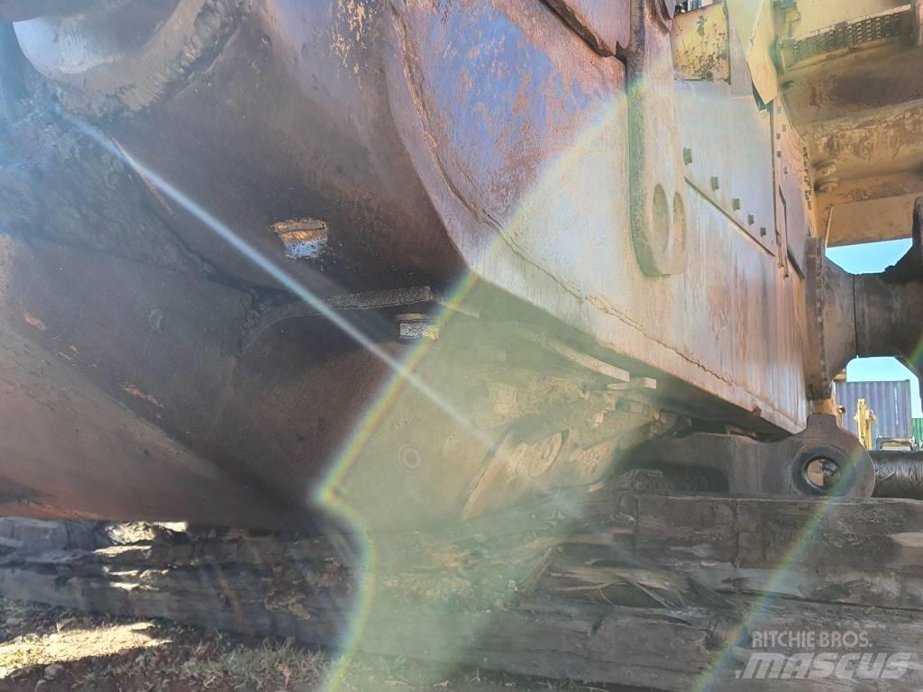 CAT D 11 R Pásové dozéry