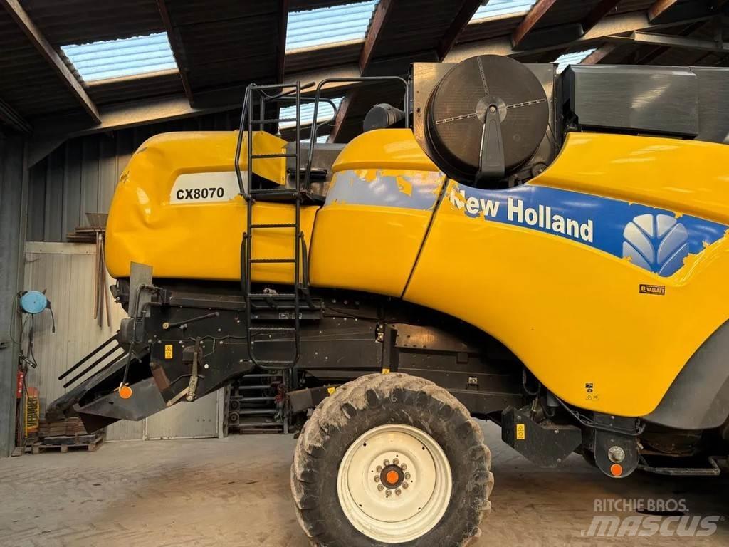 New Holland CX8070 Kombinované zberacie stroje