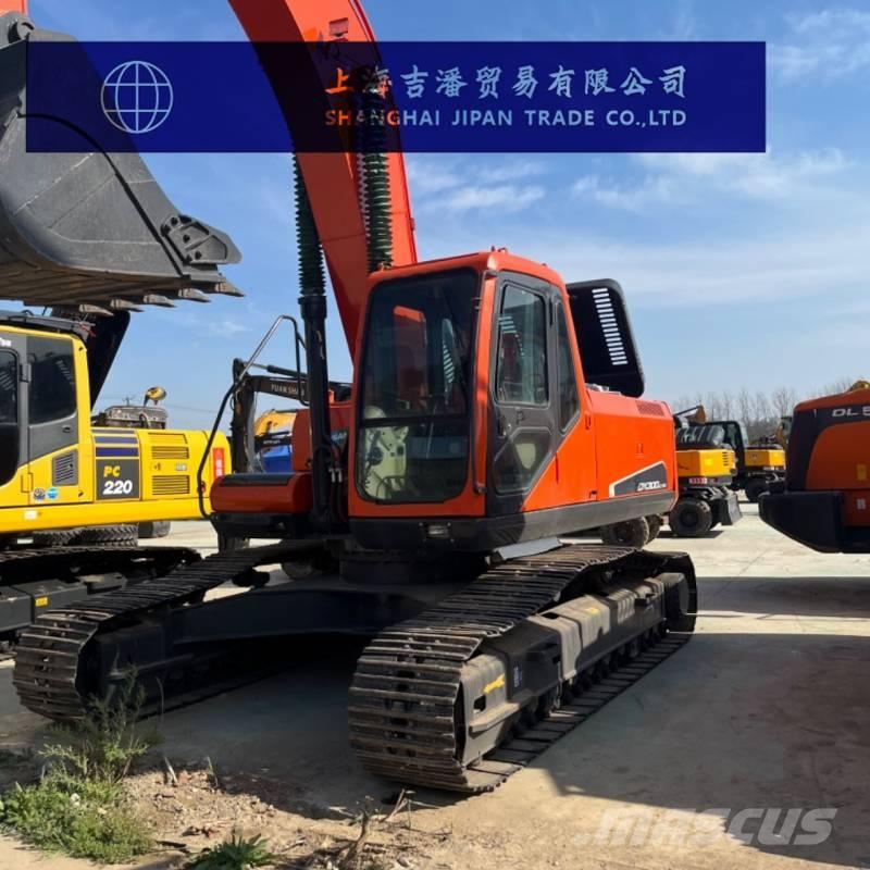 Doosan DX 300 Pásové rýpadlá