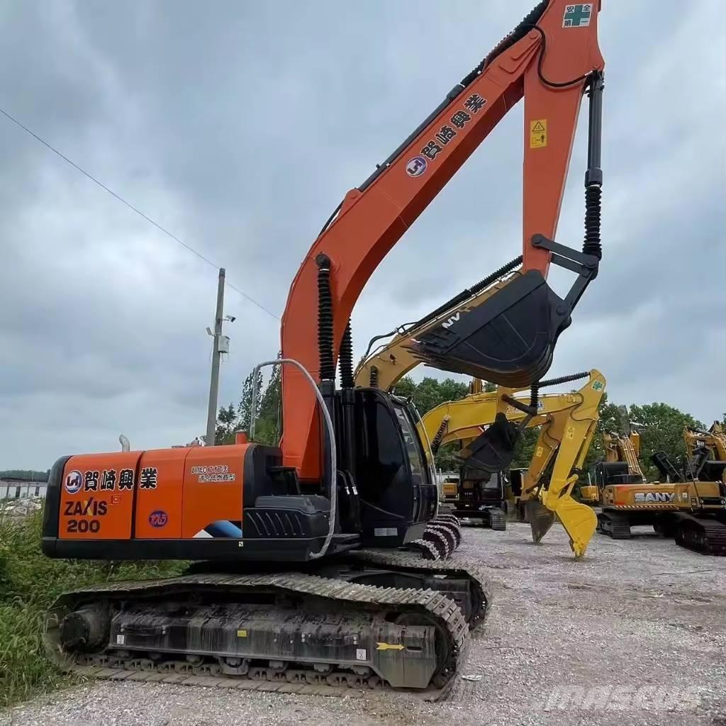 Hitachi ZX 200 Pásové rýpadlá