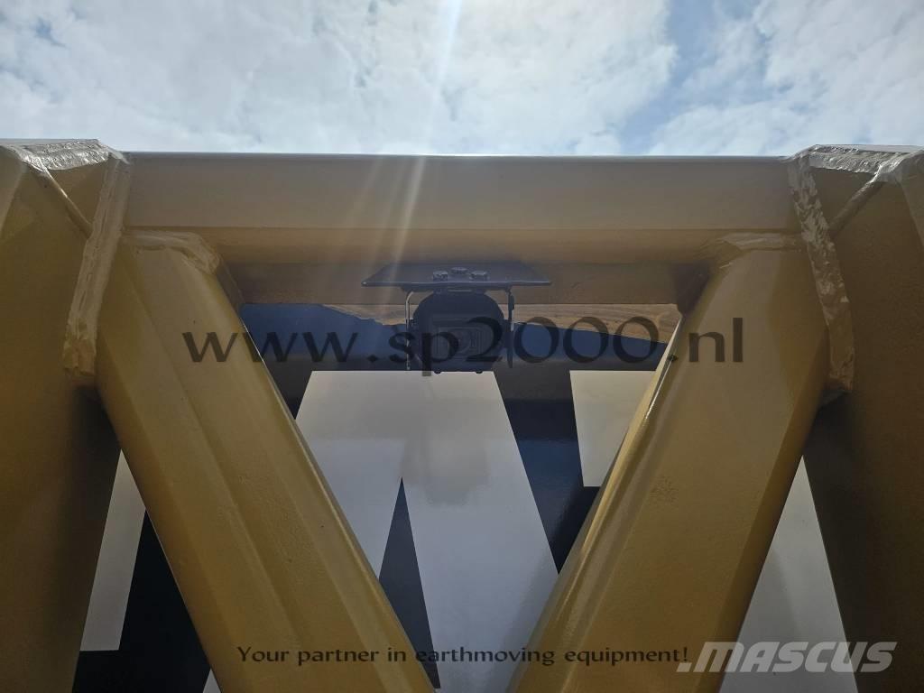 CAT 323 EL Pásové rýpadlá