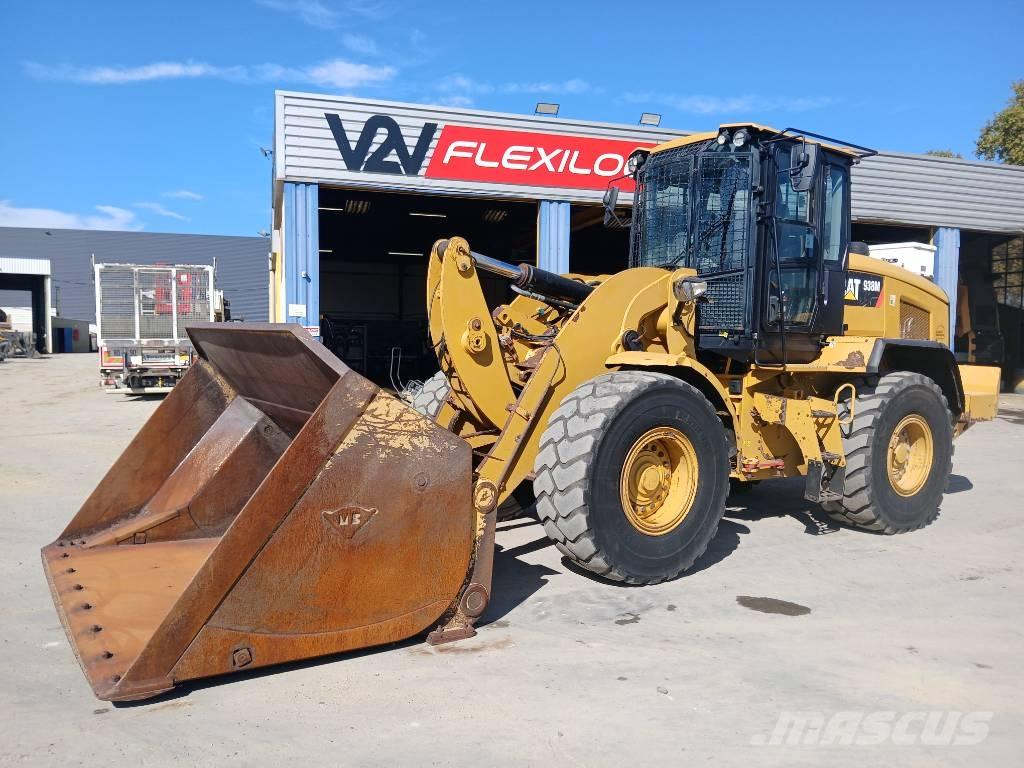 CAT 938 Kolesové nakladače