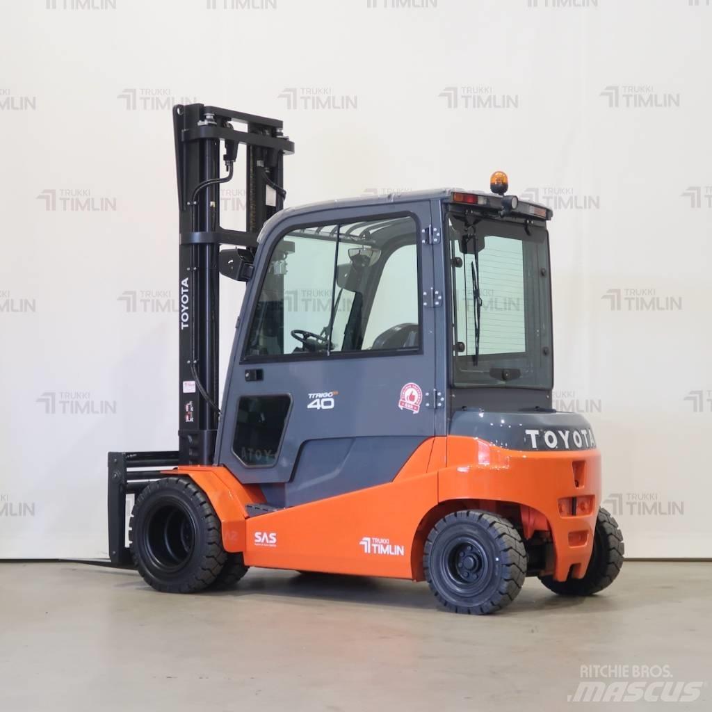 Toyota 8FBMT40 Akumulátorové vozíky