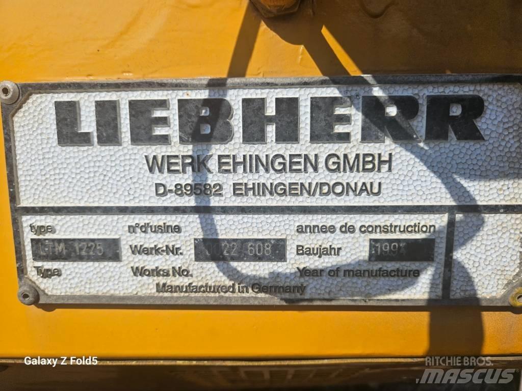 Liebherr LTM1225 Univerzálne terénne žeriavy