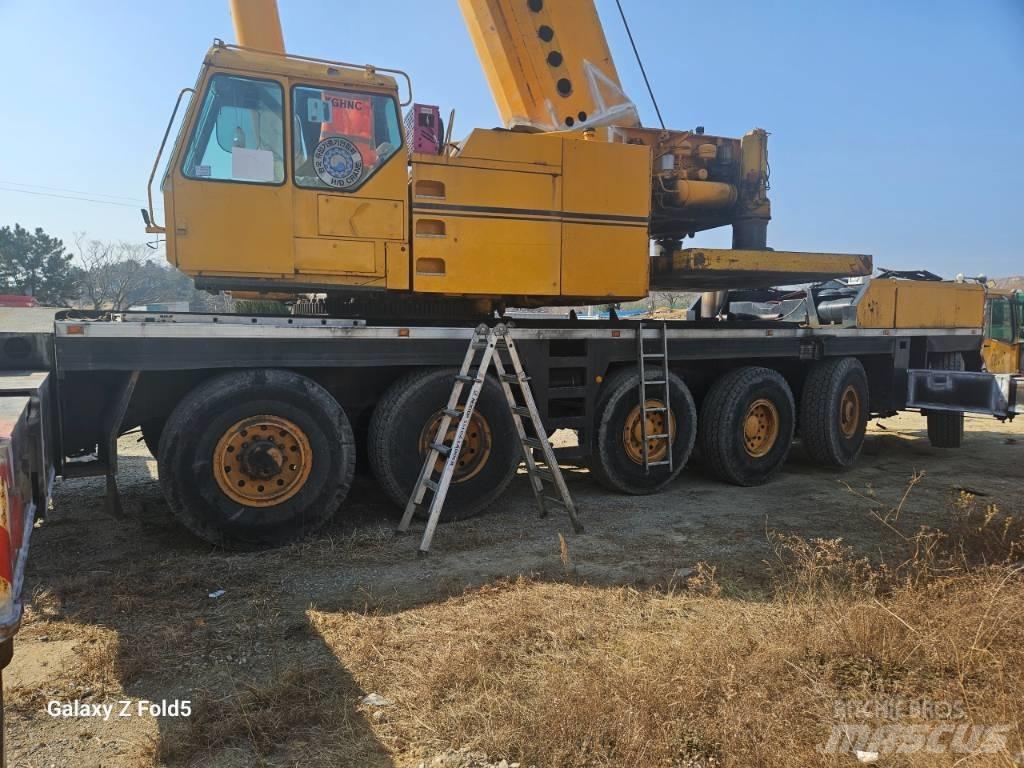 Liebherr LTM1225 Univerzálne terénne žeriavy