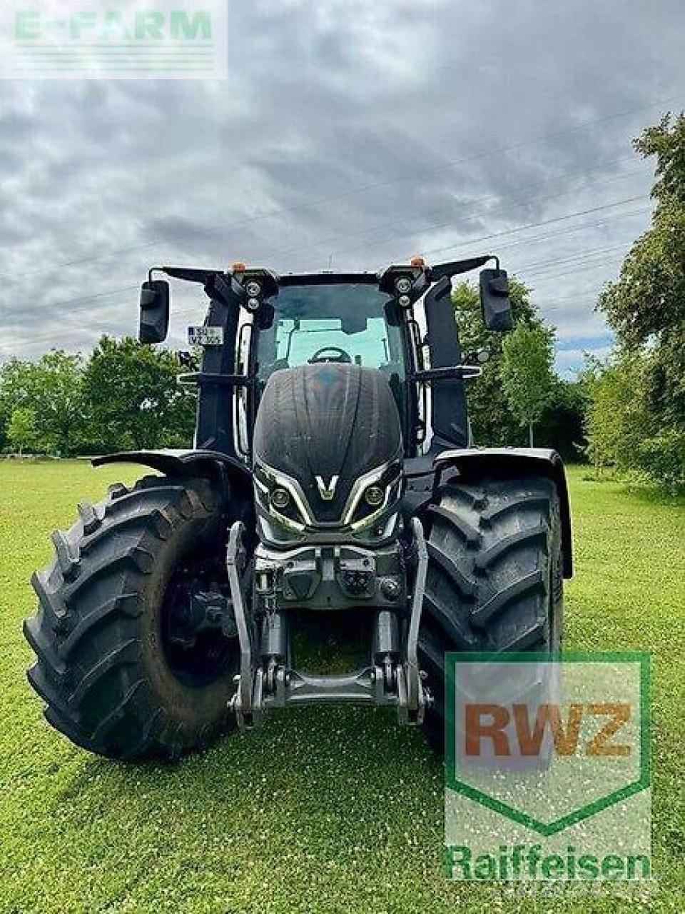 Valtra q305 Traktory