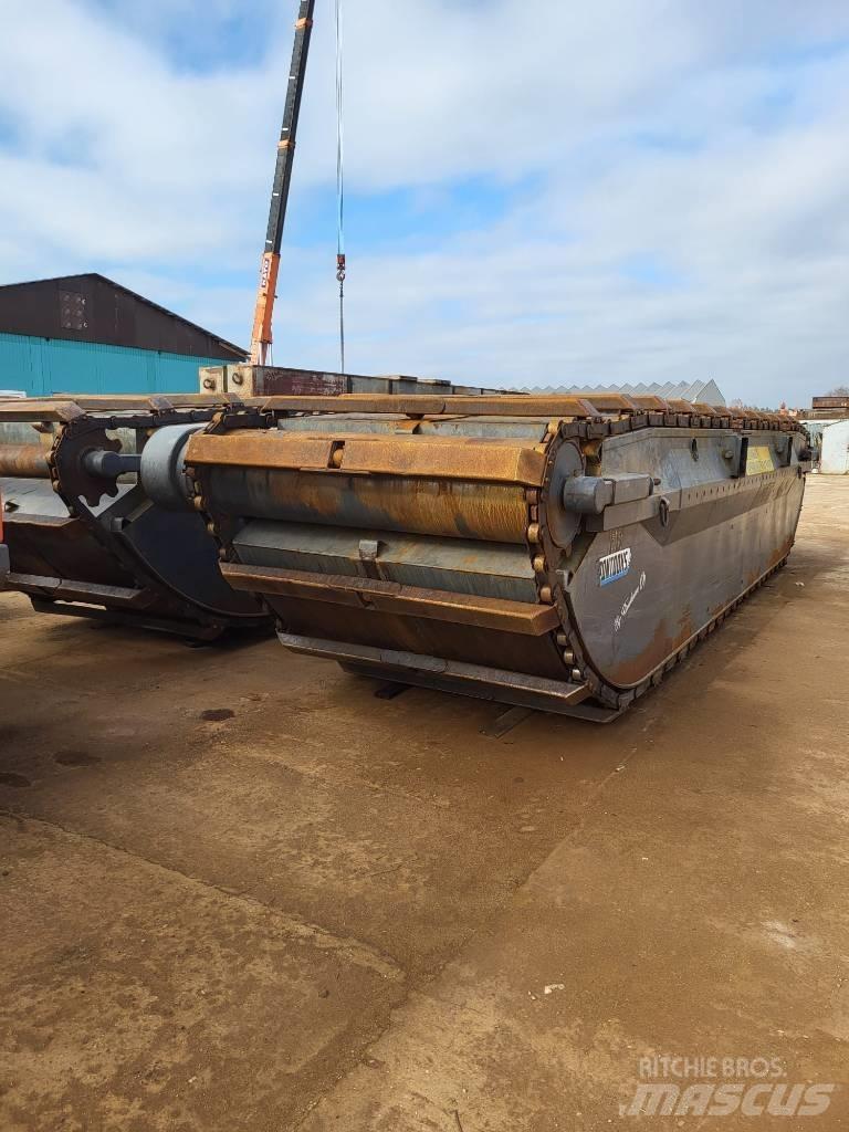 Volvo 210CLR Obojživelná rýpadlá