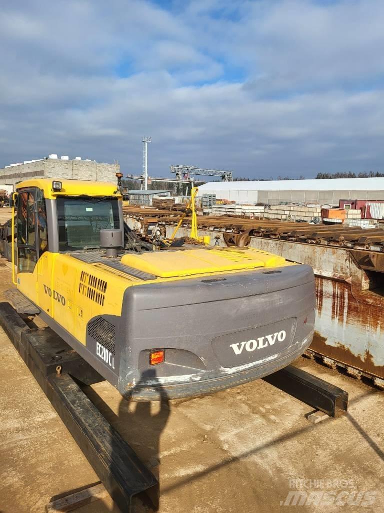 Volvo 210CLR Obojživelná rýpadlá