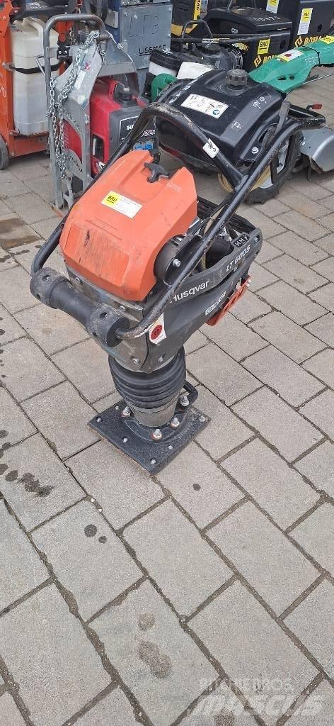 Husqvarna LT 6005 Vibračné zhutňovače