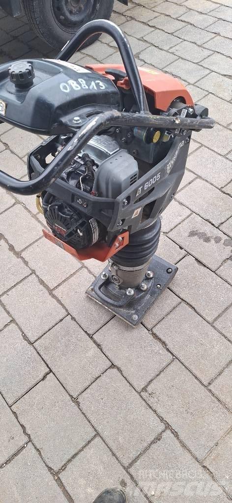 Husqvarna LT 6005 Vibračné zhutňovače