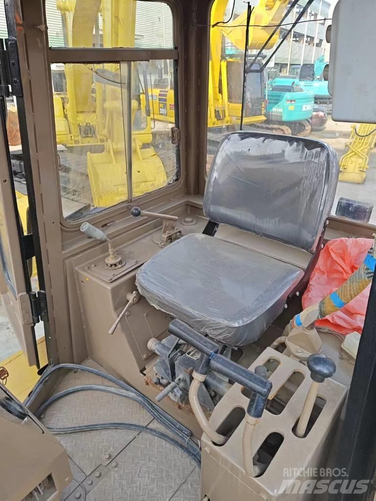 CAT D 6 G Pásové dozéry