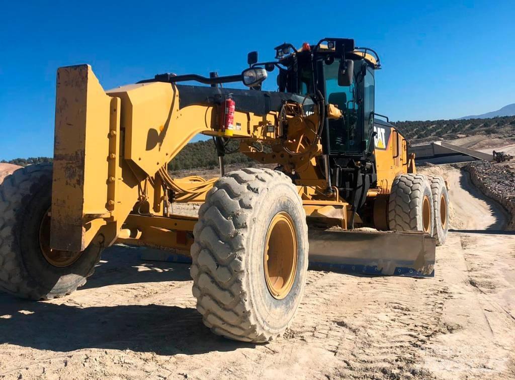 CAT 14 M Grejdery