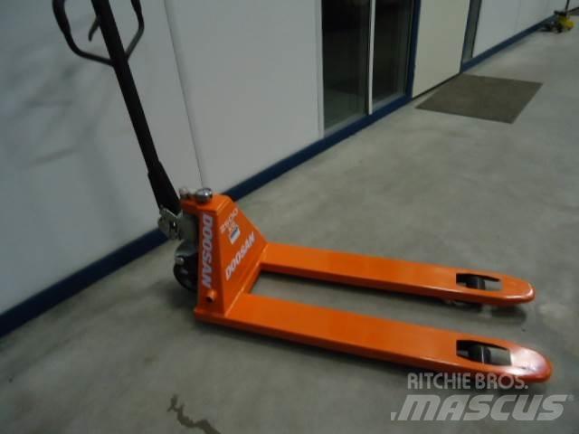 Doosan Pallettruck Ručný paletový vozík