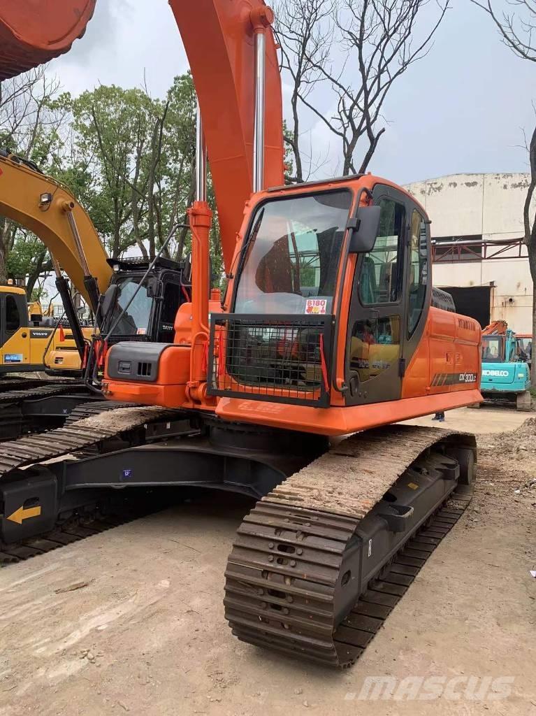 Doosan DX 300 Pásové rýpadlá