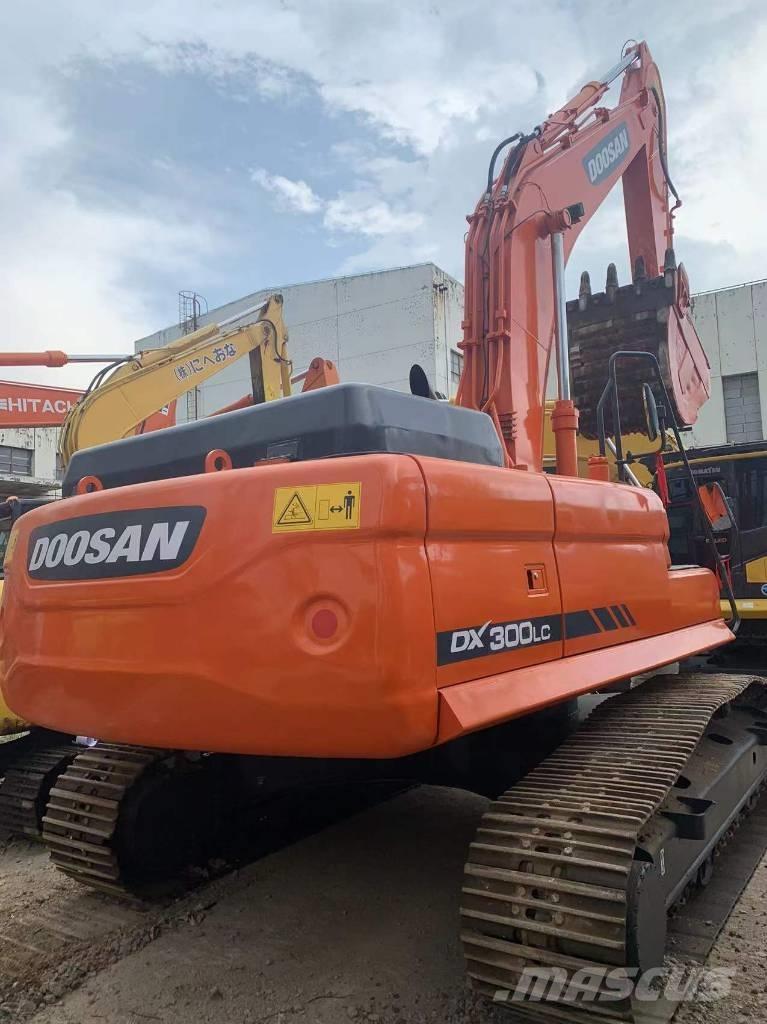 Doosan DX 300 Pásové rýpadlá