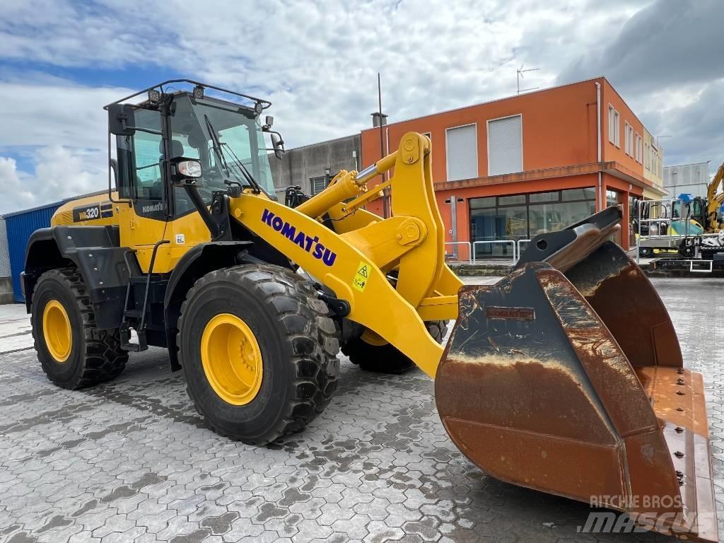 Komatsu WA320-7 Kolesové nakladače