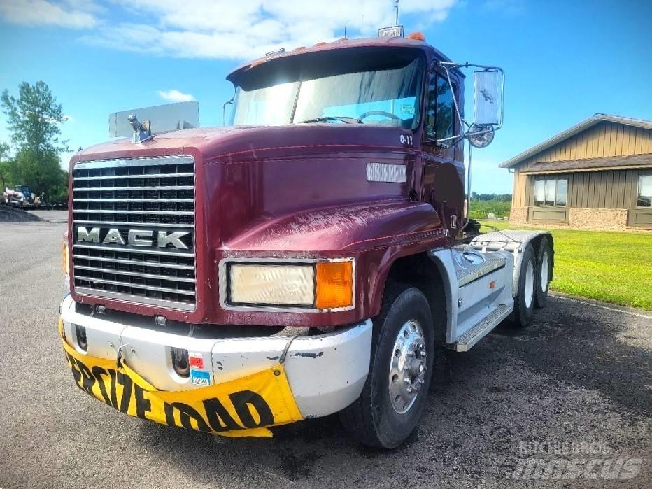 Mack CH 613 Ťahače