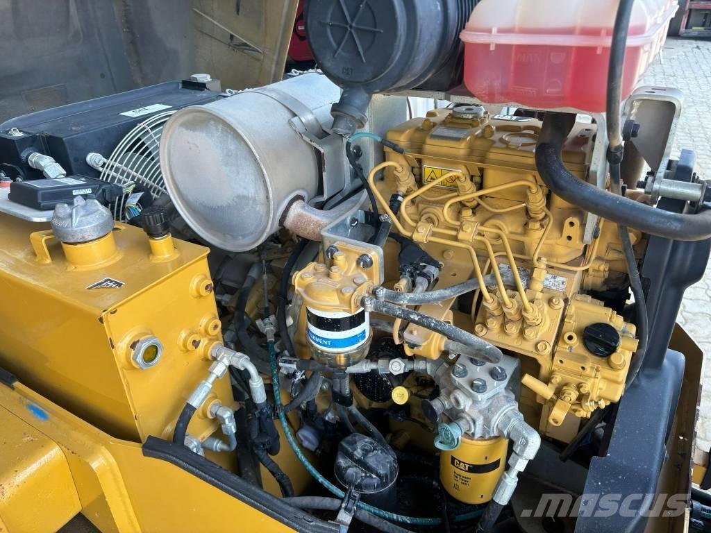 CAT CB 24 B Tandemové valce