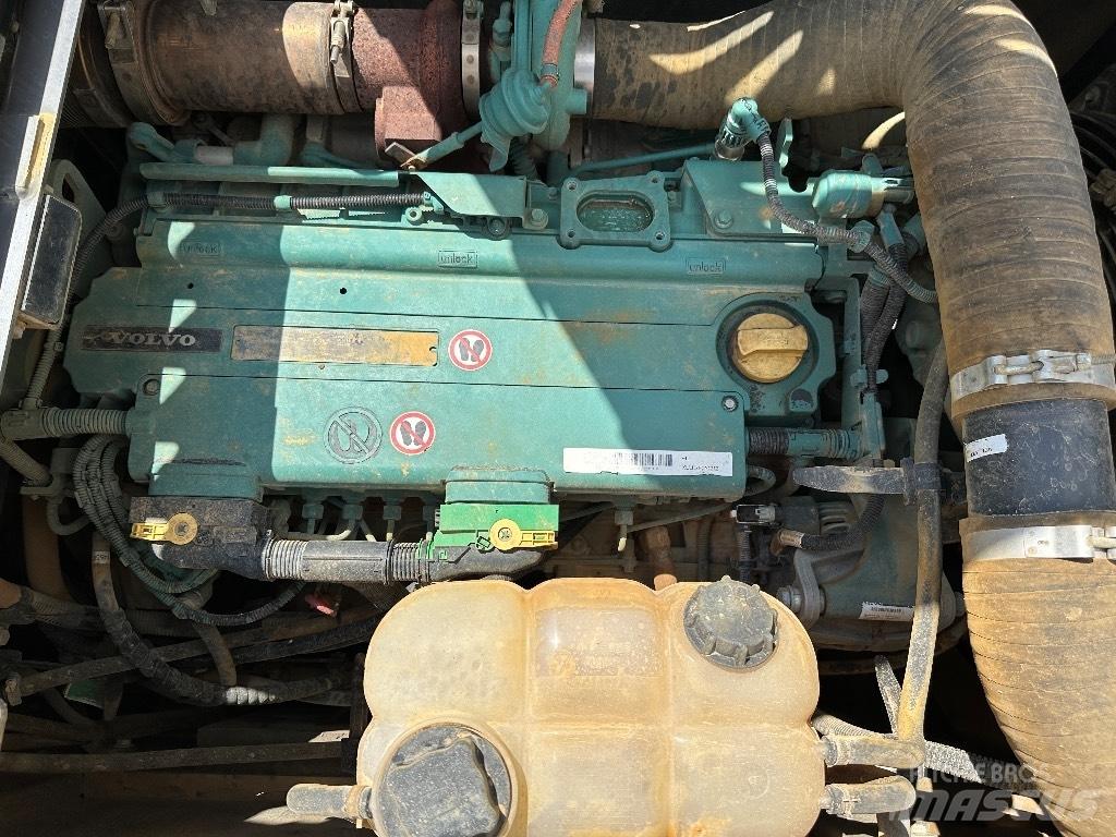 Volvo EC 220 E L Pásové rýpadlá