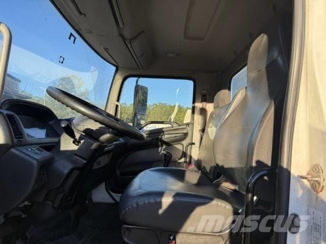 Hino 338 Vozidlá pre prepravu nápojov