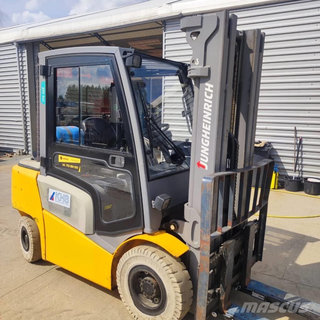 Jungheinrich TFG 425 LPG vozíky