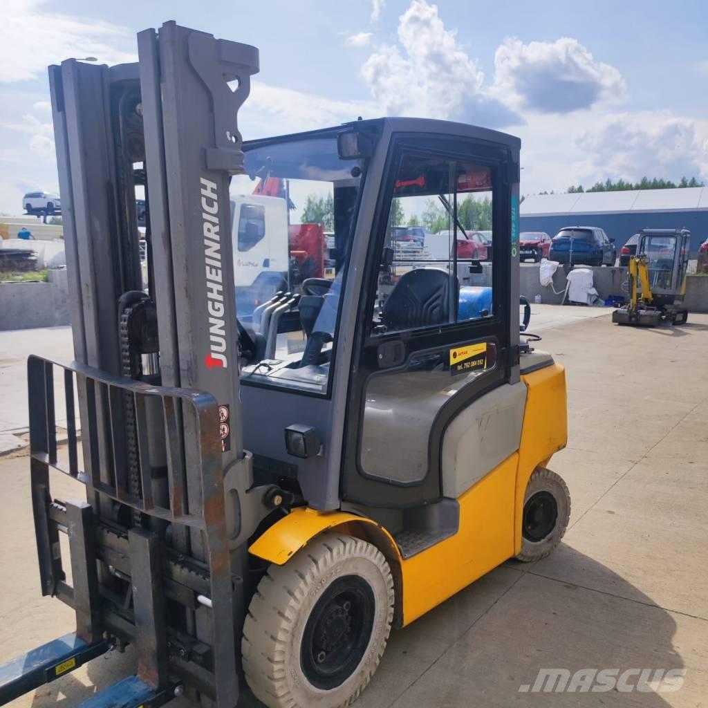 Jungheinrich TFG 425 LPG vozíky