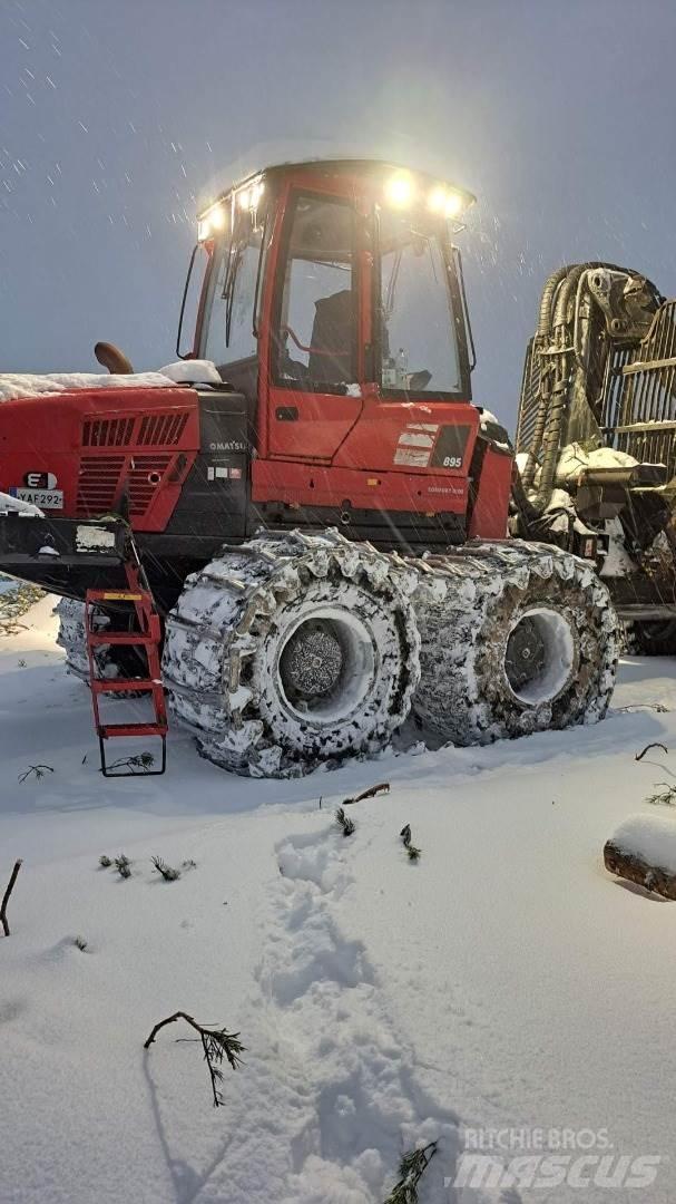 Komatsu 895 Lesné traktory
