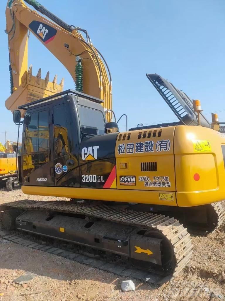 CAT 320D2L Pásové rýpadlá