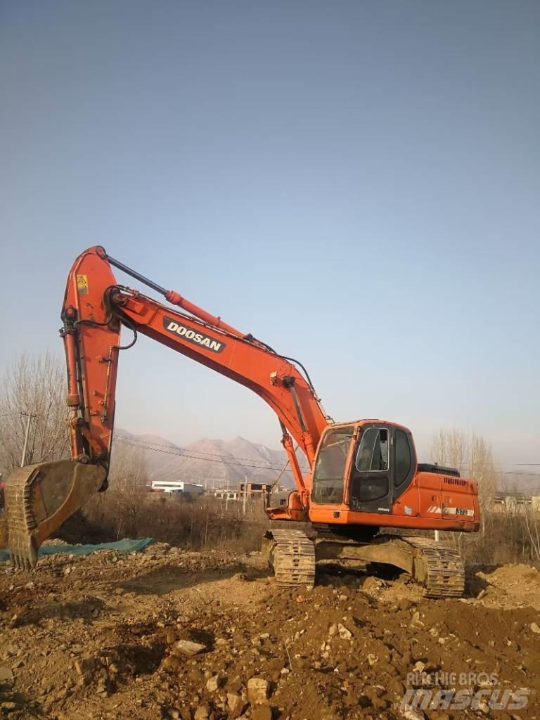 Doosan dx225 Pásové rýpadlá