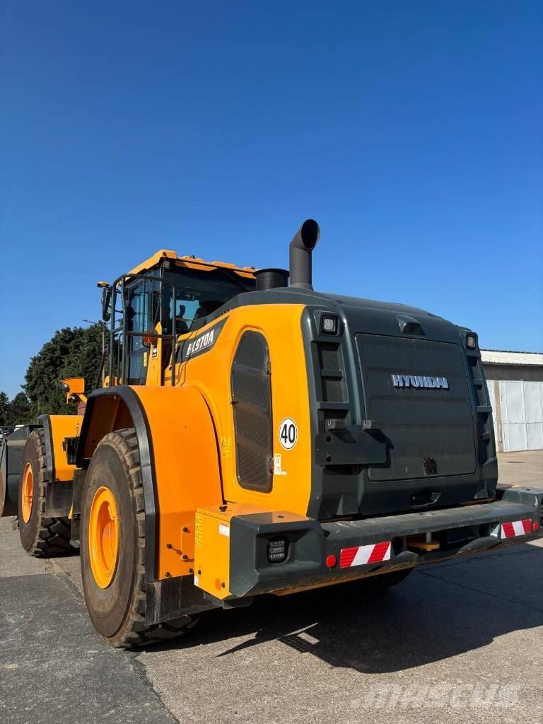 Hyundai HL 970 A Kolesové nakladače