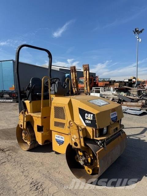 CAT CB 24 Tandemové valce
