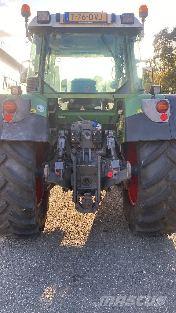 Fendt 415 Vario Traktory