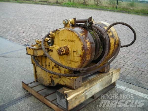 Komatsu D65E WINCH Ďalšie komponenty