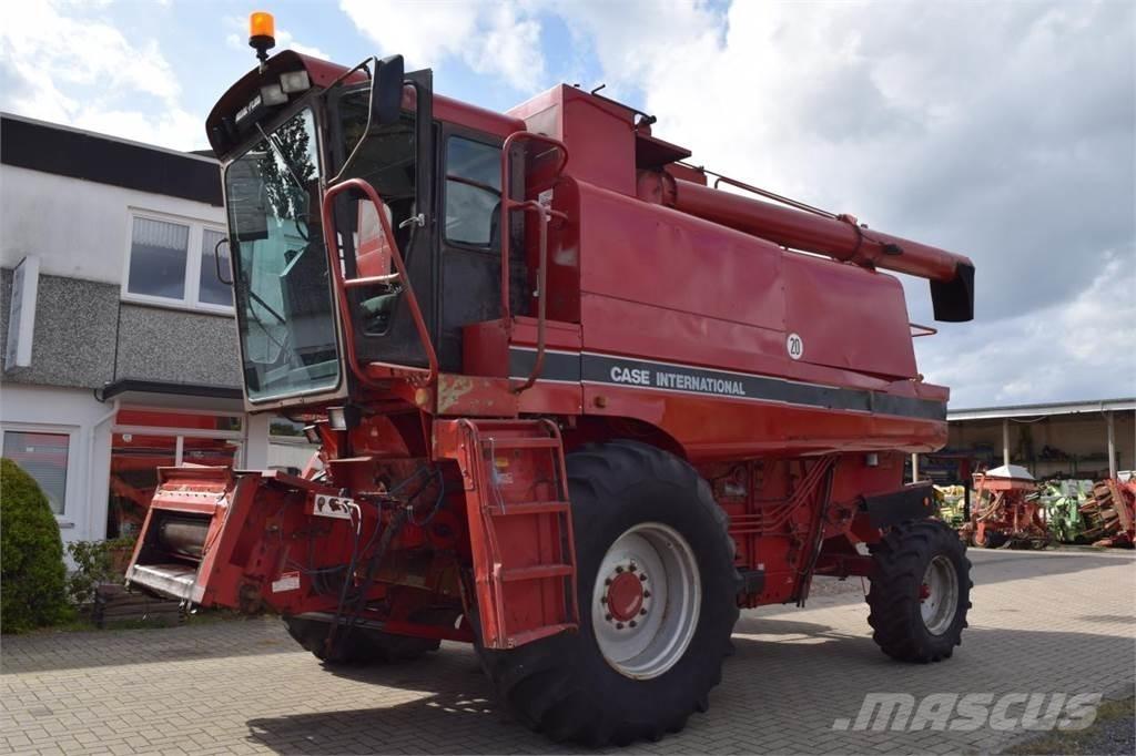 Case IH 1680 Axial Kombinované zberacie stroje