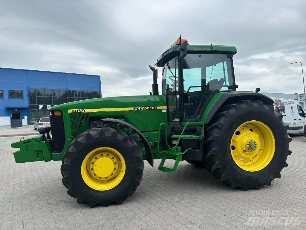 John Deere 8100 Traktory