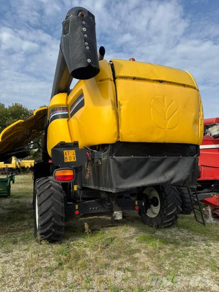 New Holland CX 760 Kombinované zberacie stroje