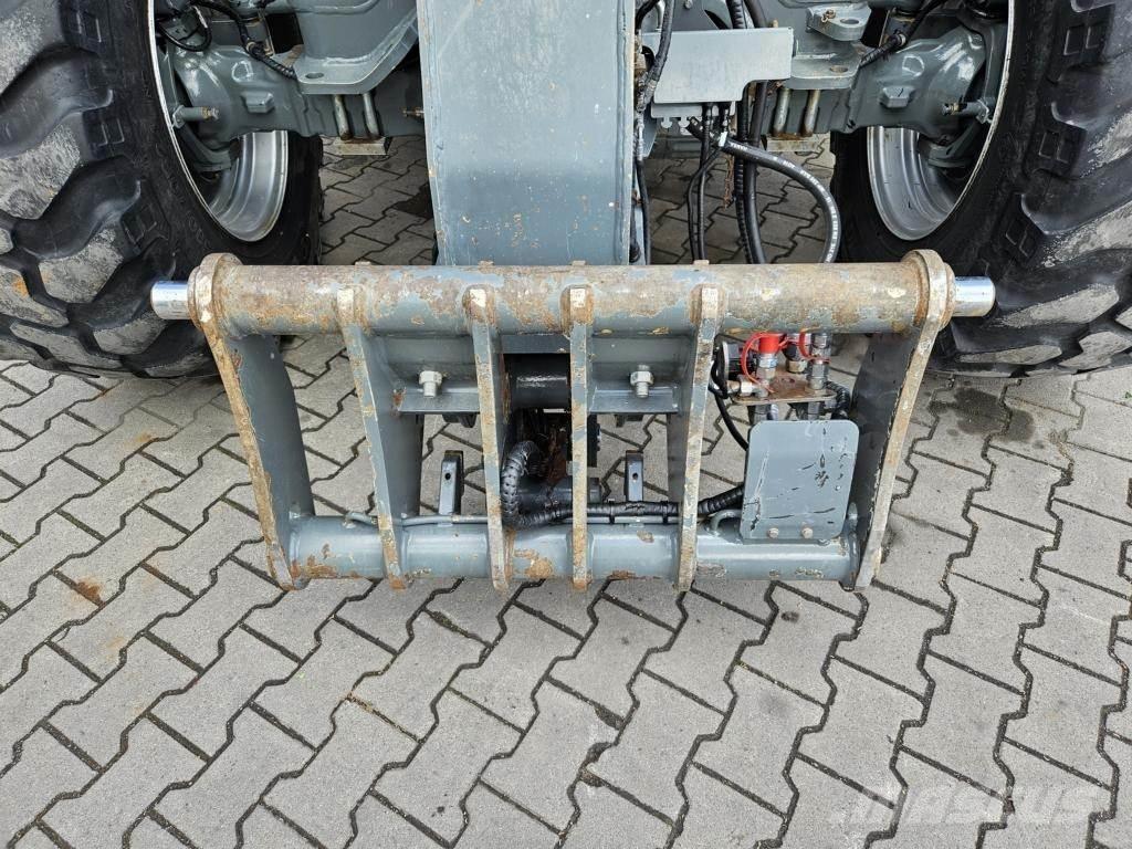 Kramer KT457 Teleskopické manipulátory