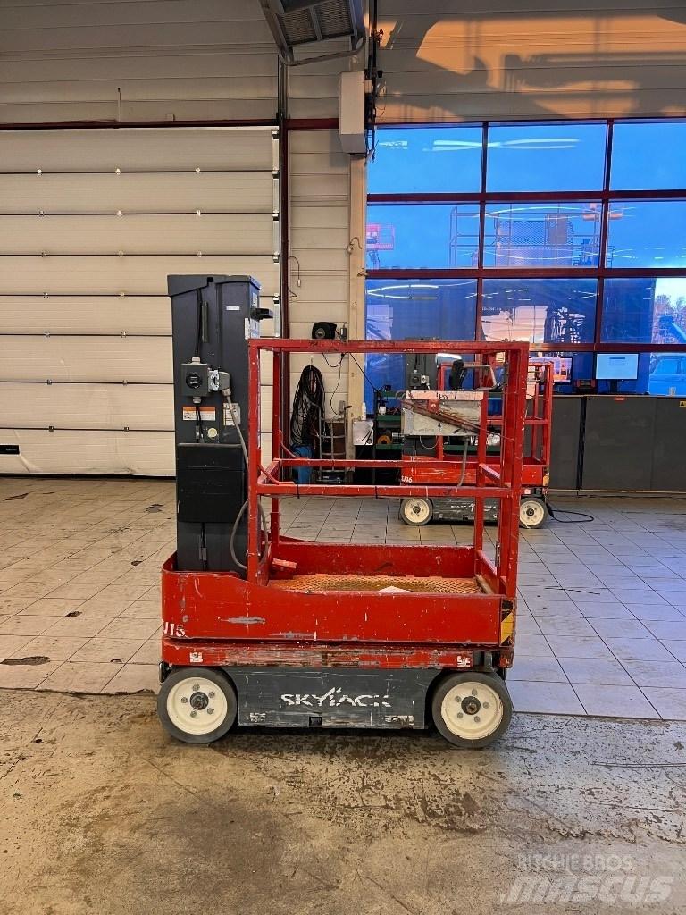 SkyJack SJ 16 Vertikálne stĺpové výťahy