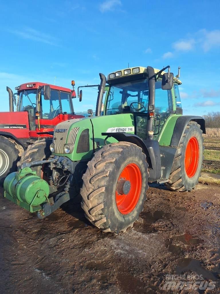 Fendt 716 Vario Traktory