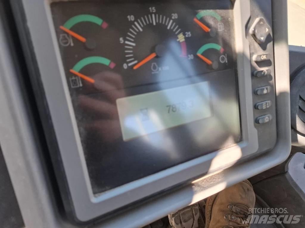 CAT 966K Kolesové nakladače