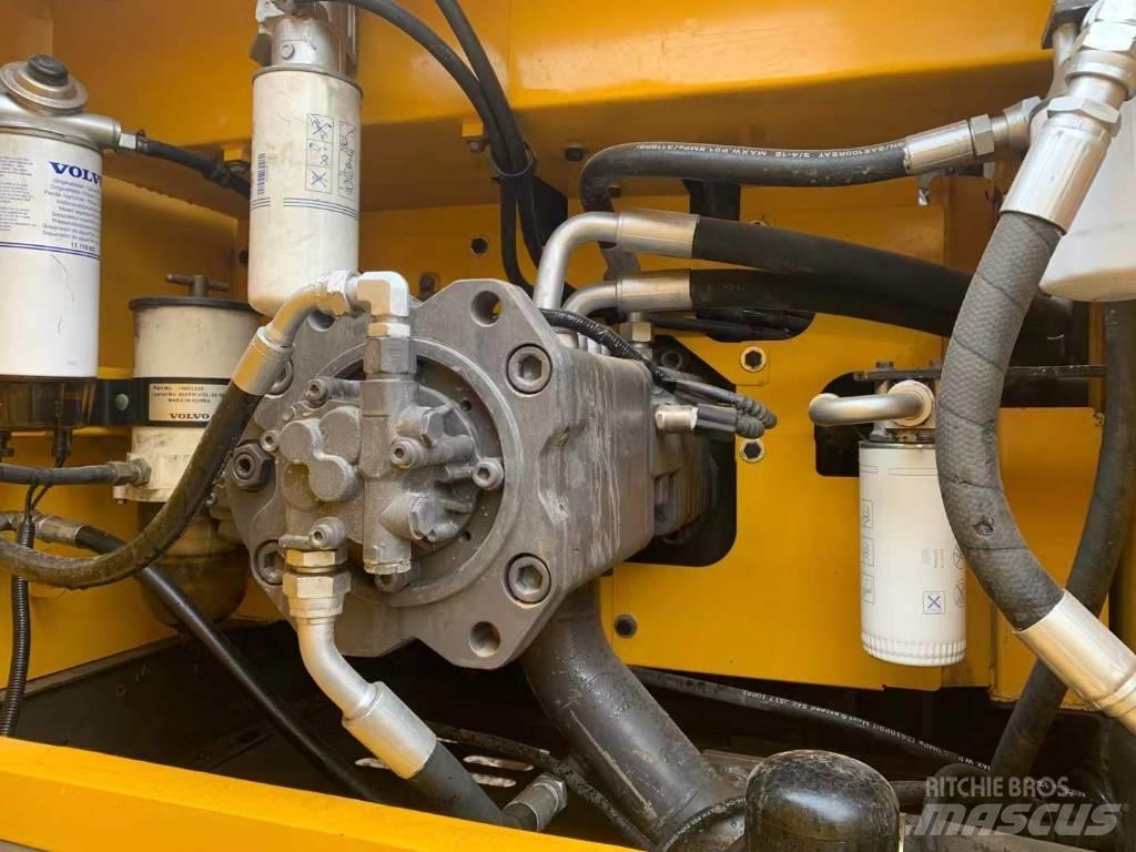 Volvo EC 300 D L Pásové rýpadlá