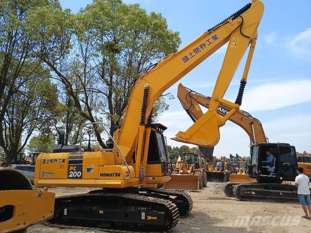 Komatsu PC 200-8 Pásové rýpadlá