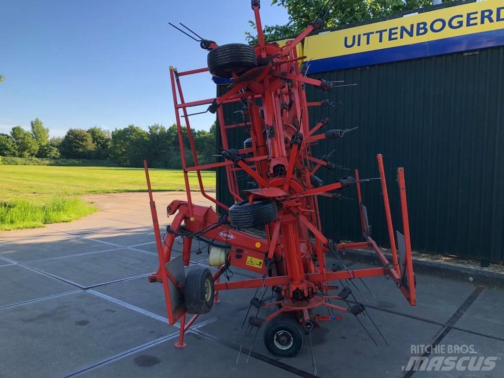 Kuhn GF 8501 M H O Obracače a zhrabovače sena