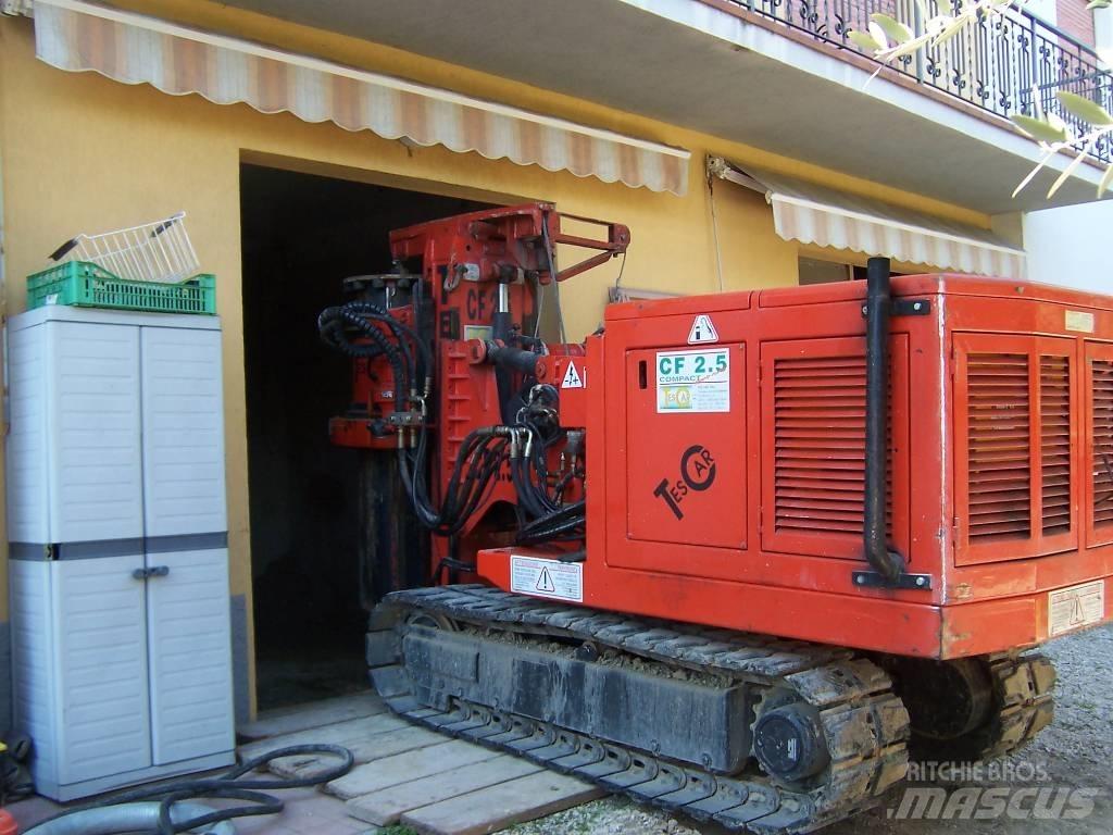 Tescar CF2.5 Pilierovej žeriav