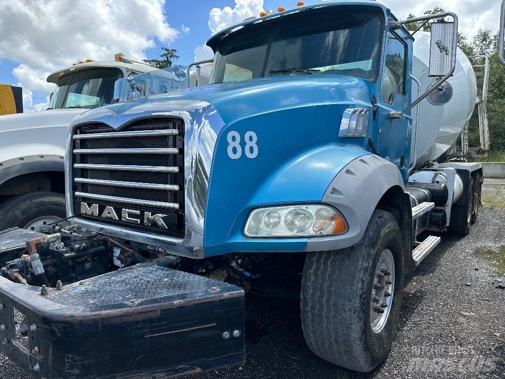 Mack GU 800 Ďalšie nákladné vozidlá
