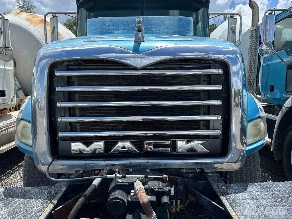 Mack GU 800 Ďalšie nákladné vozidlá