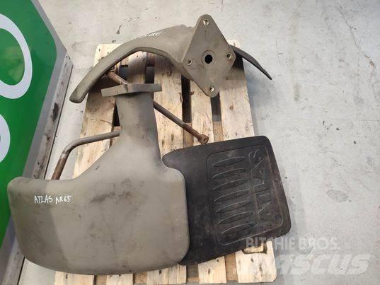 Atlas AR 65 fender Kabíny a interiér