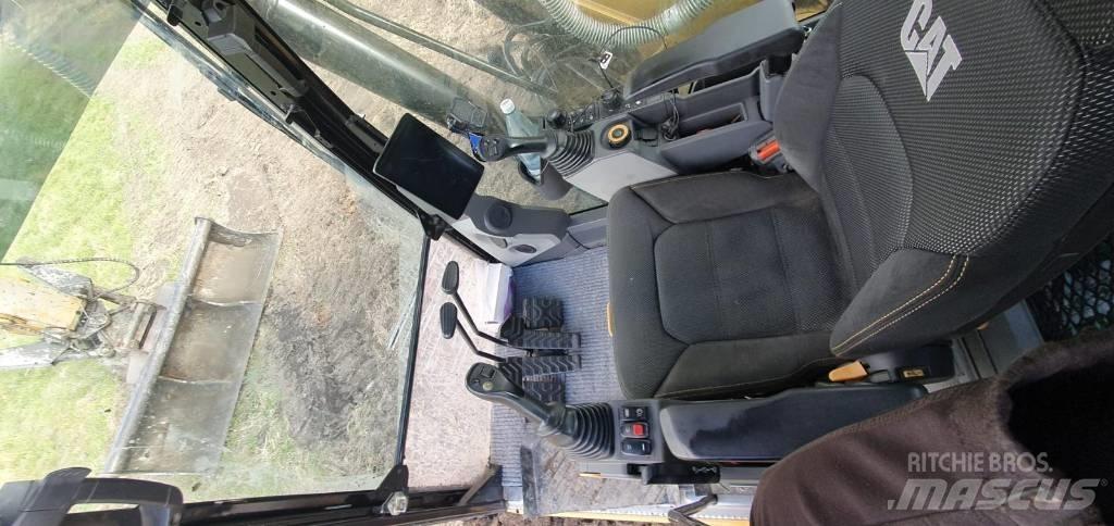 CAT 320 Pásové rýpadlá