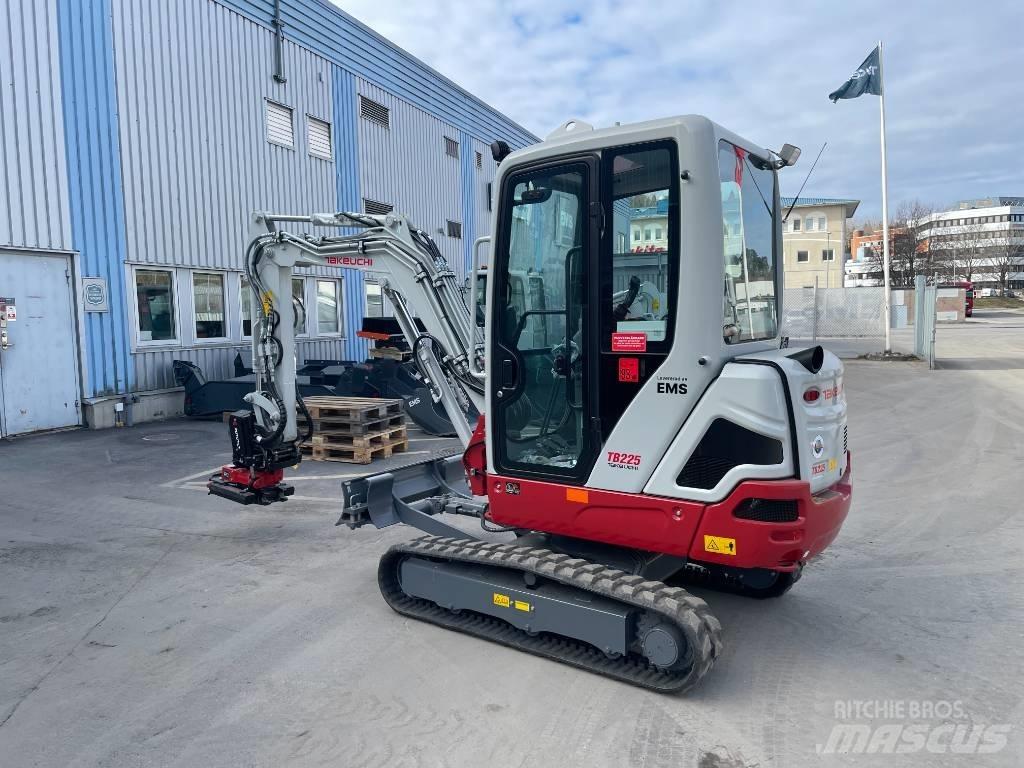 Takeuchi TB 225 Mini rýpadlá < 7t